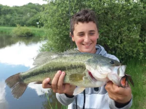 Black-bass-fishing-course -for-young-anglers